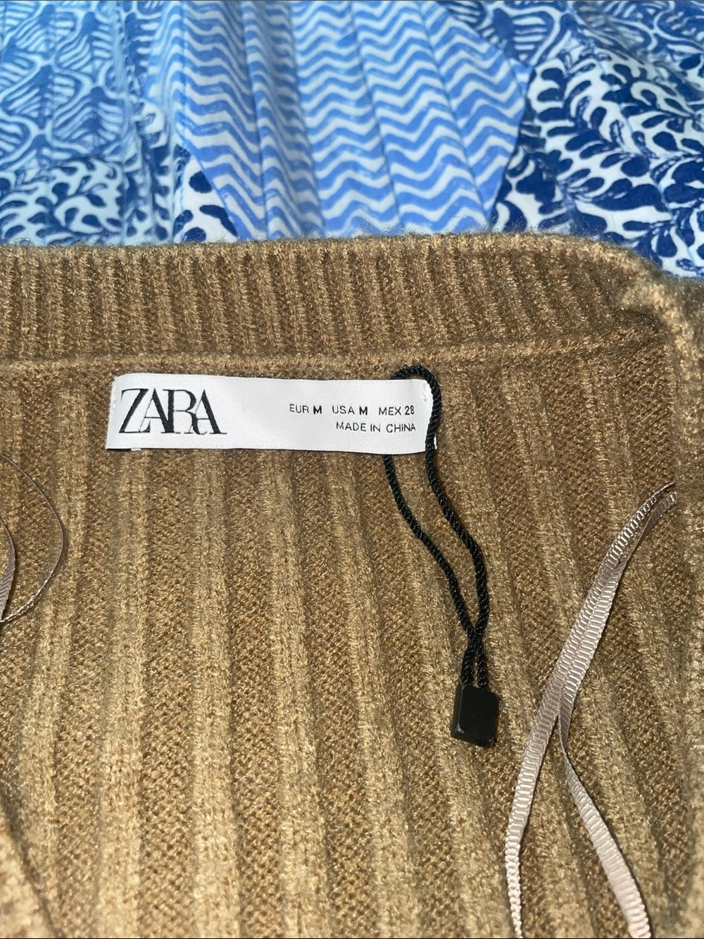 Zara Olive Ribbed V-Neck Short Romper - Picture 4 of 4